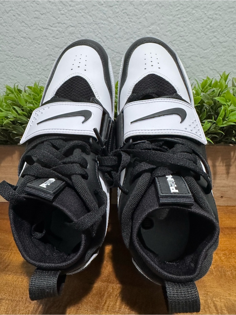 Nike Air Diamond Turf 93 TD White/Black Football Cleats HF5298-101 Mens Size 8.5 - Picture 10 of 11